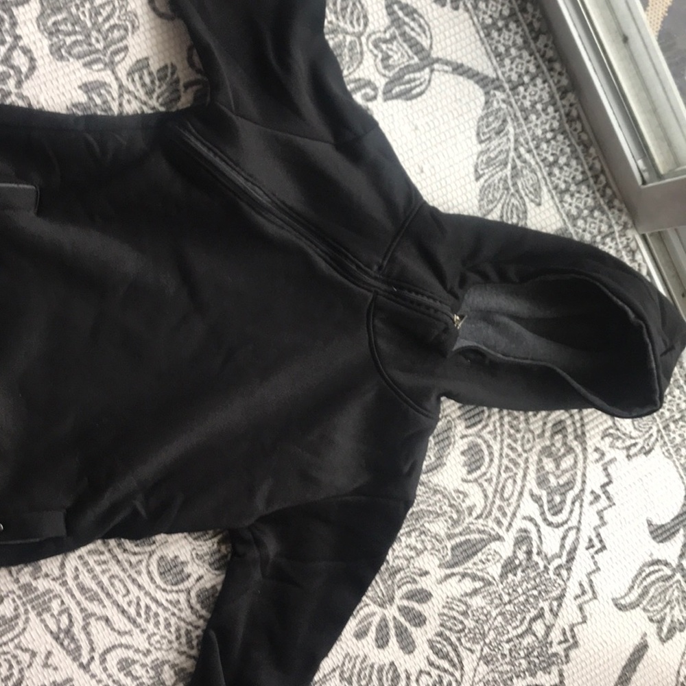 Fashionable sweatshirt